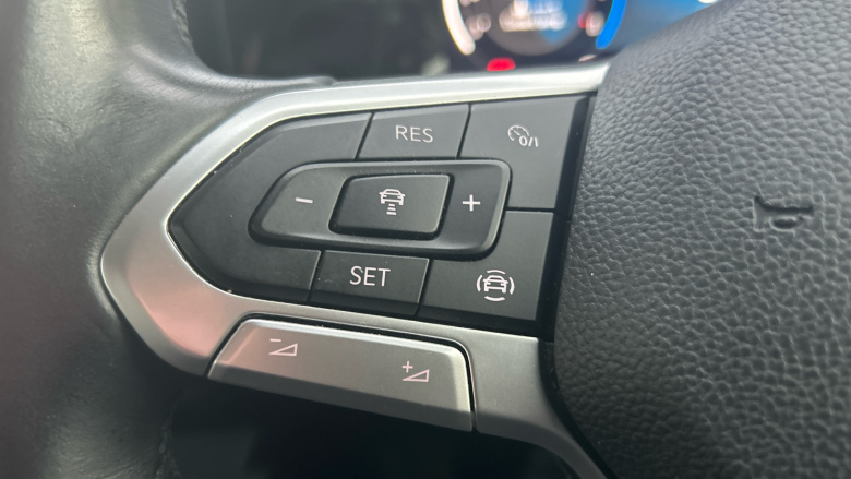 Volkswagen Golf 1.5 TSI 150 Life 5dr Petrol Hatchback